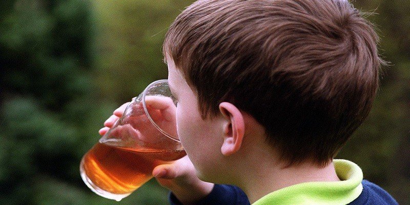 Can Kids Drink Champagne