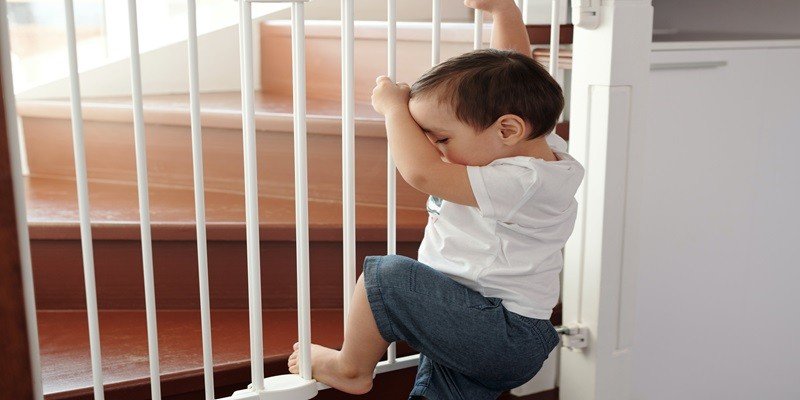 How Tall Should a Baby Gate Be