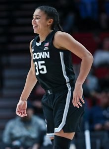 Azzi Fudd Parents, Age, Height, Family, Boyfriend, Net Worth, Instagram