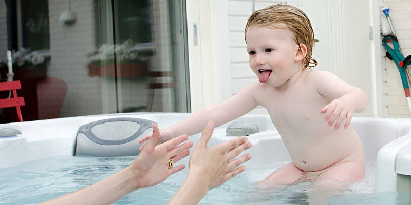 Can Baby Go In Hot Tubs