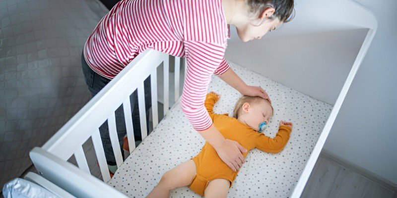 Can Baby Sleep In Bassinet If Rolling Over