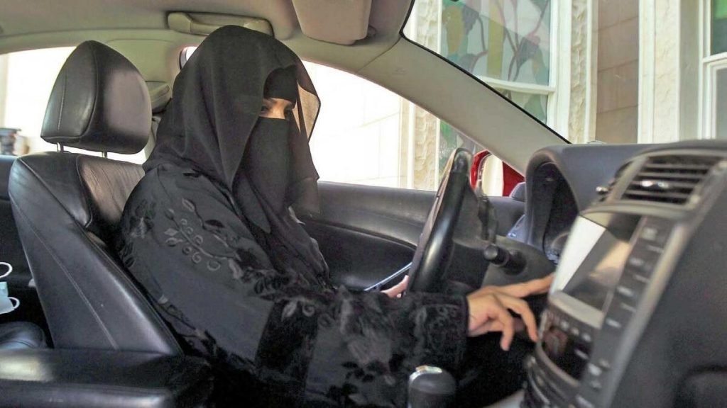 Can Women Drive In Dubai?